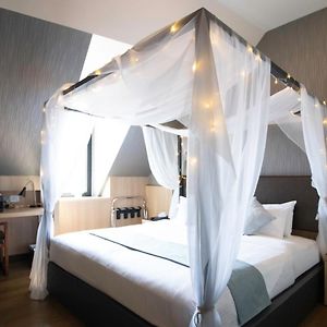 Hotel NuVe Stellar